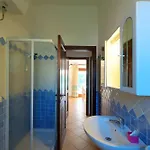 Comfy With Sea View Apartmán
