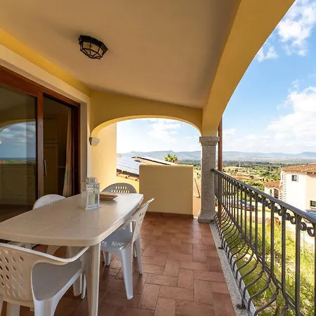 Appartamento Comfy With Sea View Badesi