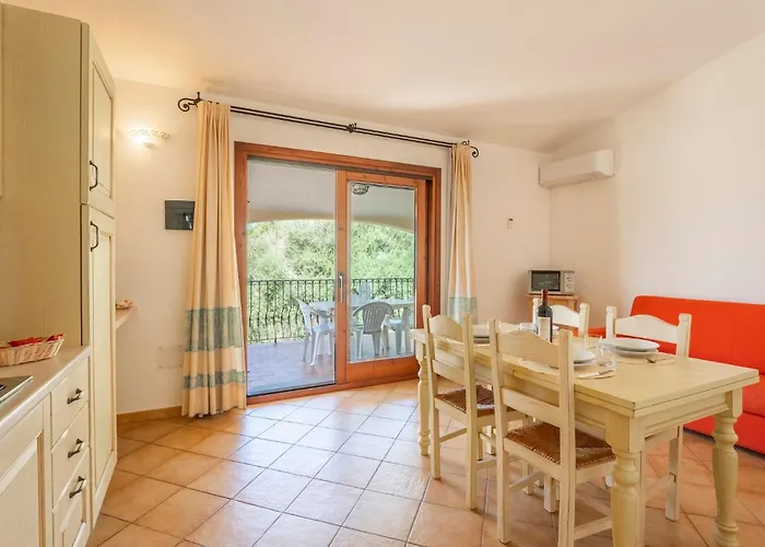 Comfy With Sea View Apartment